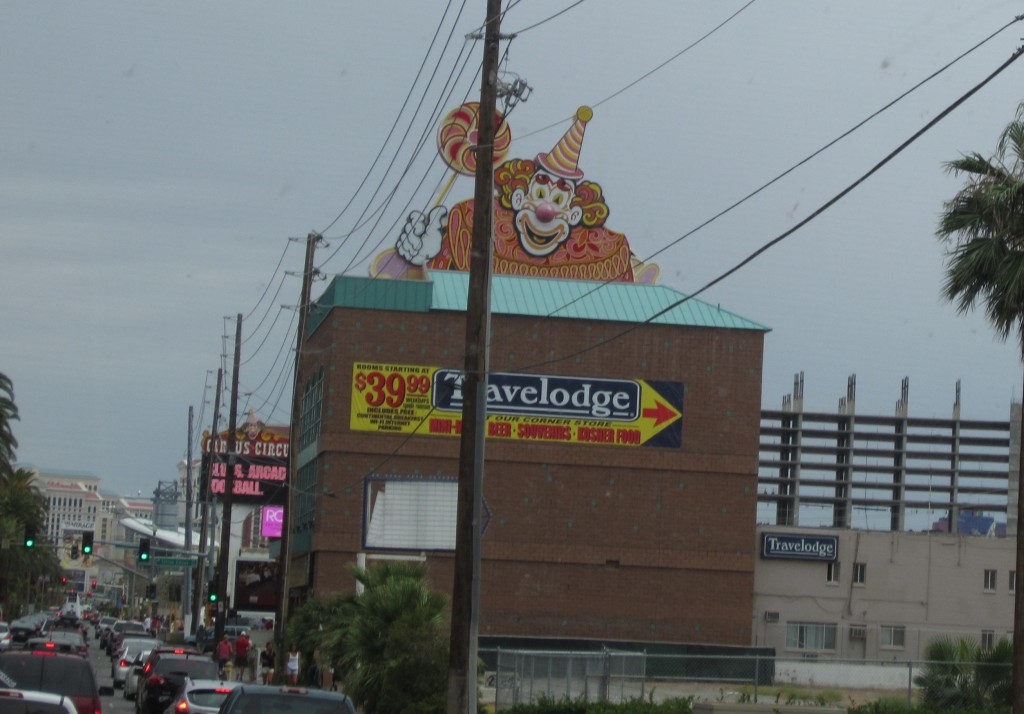 40 foot clown:  the stuff of nightmares.