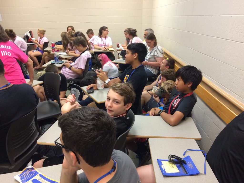 Crowded certamen room